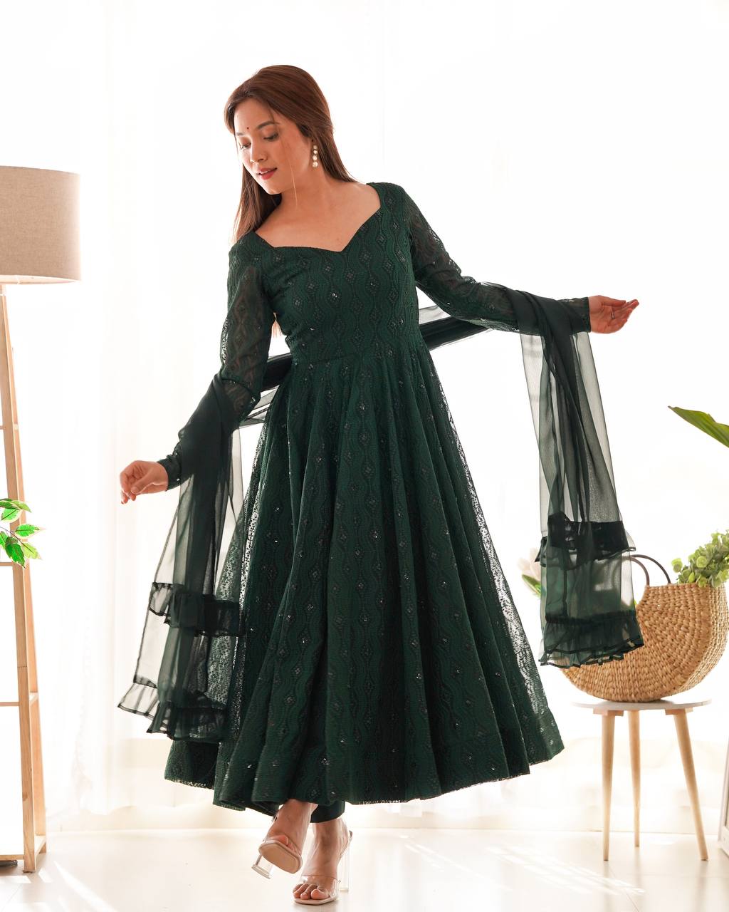 β¨ Elegant Lucknowi Anarkali Set β¨